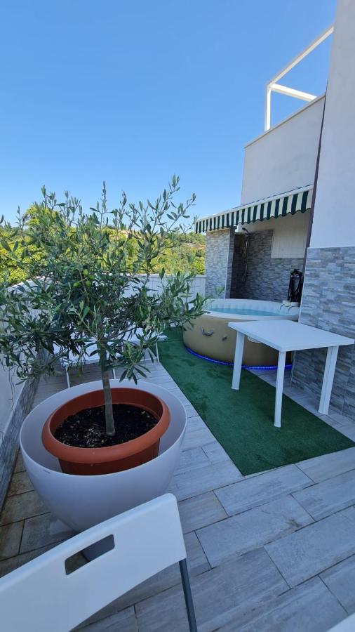 Me Besito Bed & Breakfast Ari Exterior foto